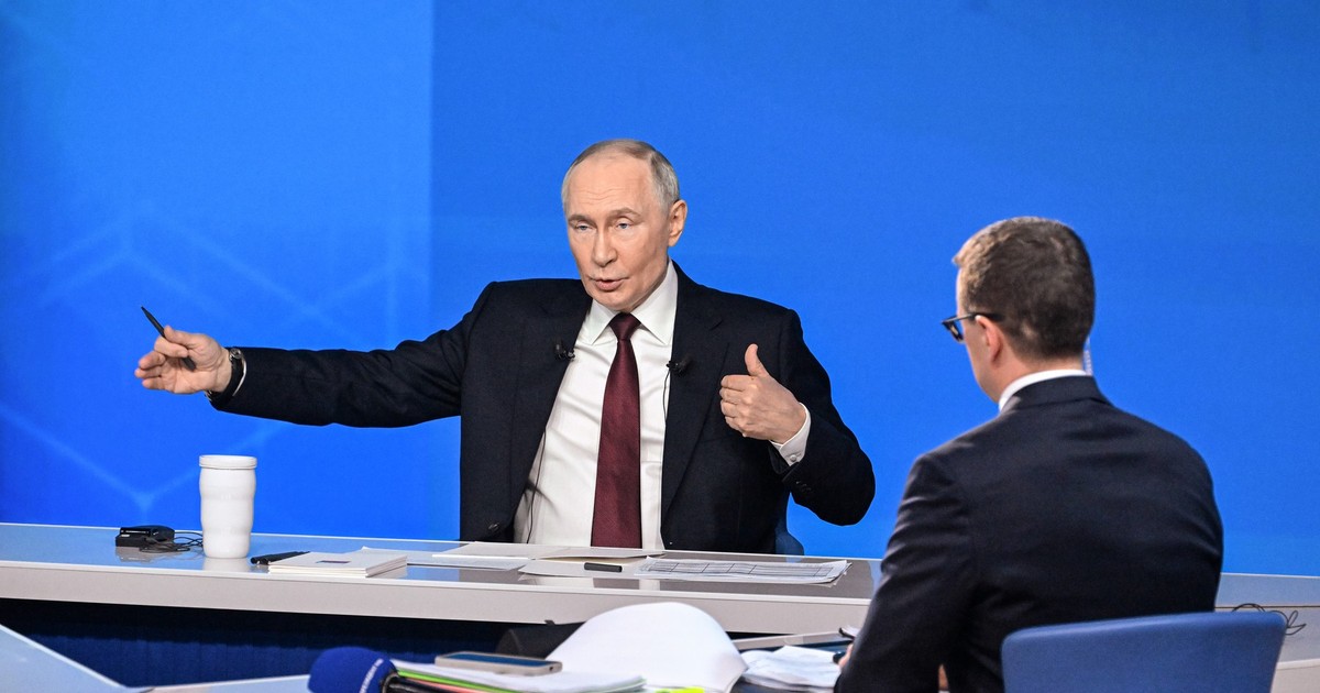 Rezultatele anului cu președintele rus Vladimir Putin la Gostiny Dvor. În 2025, linia directă cu cetățenii și marea conferință de presă anuală cu jurnaliștii se desfășoară într-un format combinat.