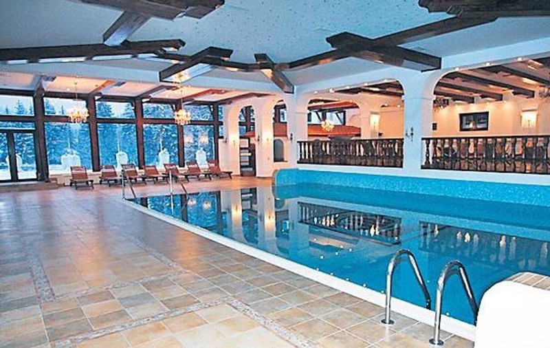 Dau frigul de pe pârtie pe saună şi jacuzzi