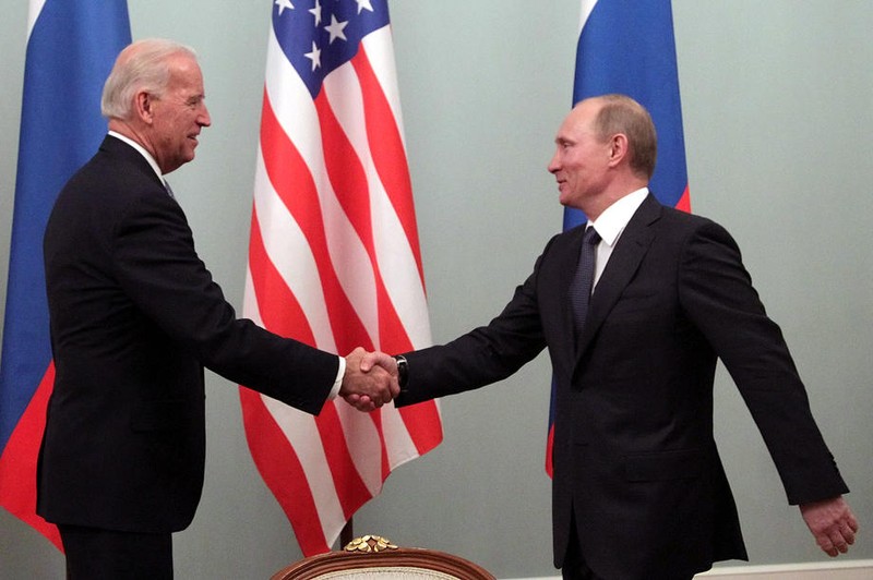 Întâlnire Joe Biden - Vladimir Putin în 2011 FOTO: EPA