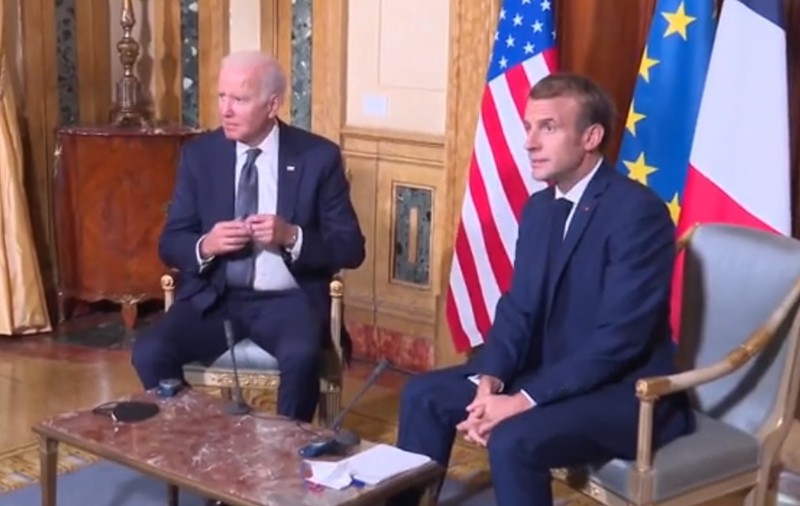 Joe Biden, către Emmanuel Macron, la Roma: "Ceea ce am făcut a fost făcut cu stângacie şi nu cu multă eleganţă"