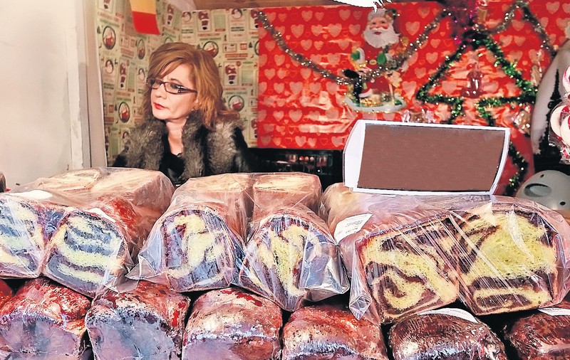 Cozonacul la control! 30 de aditivi periculoşi se ascund sub coaja frumos rumenită