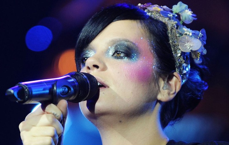 Lily Allen, internată de urgenţă