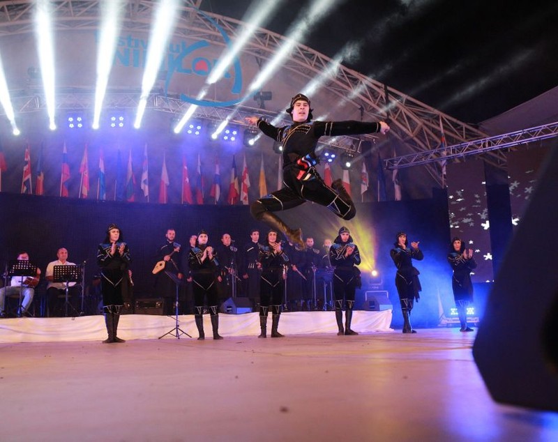 REPORTAJ: Primul festival folcloric din România sub patronajul UNESCO dedicat morților Revoluției din 1989: Festivalul Inimilor de la Timișoara
