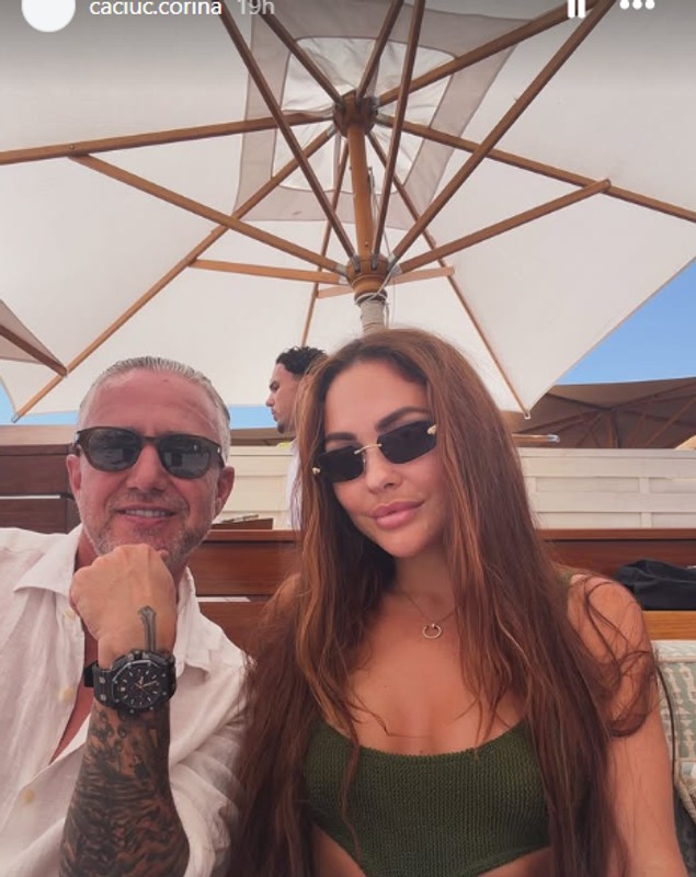 Corina Caciuc, partenera lui Laurențiu Reghecampf, în costum de baie la malul mării. Cât de bine arată bruneta