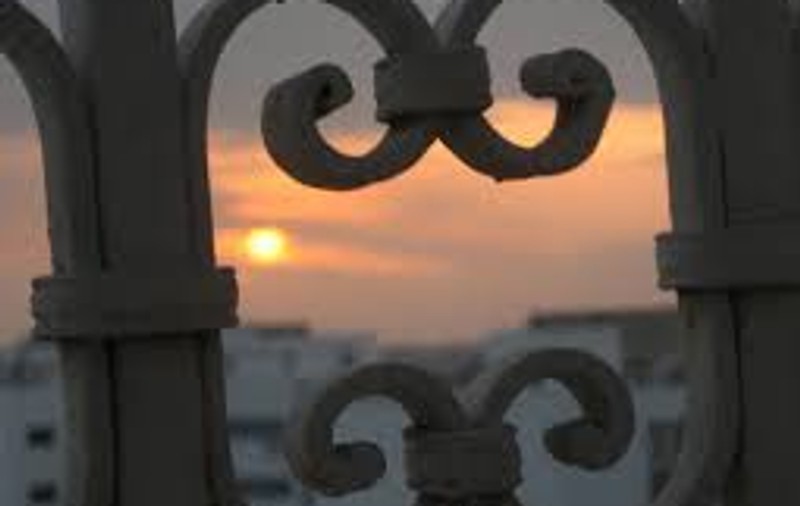 TERIBIL. Un antrenor de TOP a căzut de pe balcon şi a MURIT pe loc!