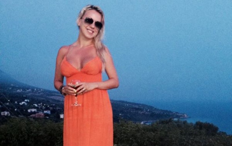 LARISA, ex-DRĂGULESCU, ÎN TOATĂ SPLENDOAREA! ATENŢIE, SFÂRCURI LA VEDERE! | FOTO