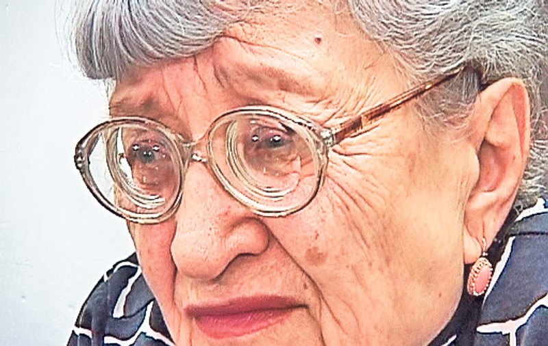 Aproape oarbă, cântăreaţa Ileana Constantinescu nu mai poate ieşi din casă
