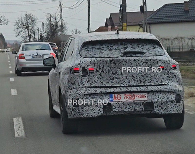 Dacia C-Neo, noul model care va fi lansat în 2026, a fost văzută în trafic. Este mai mică decât un Duster