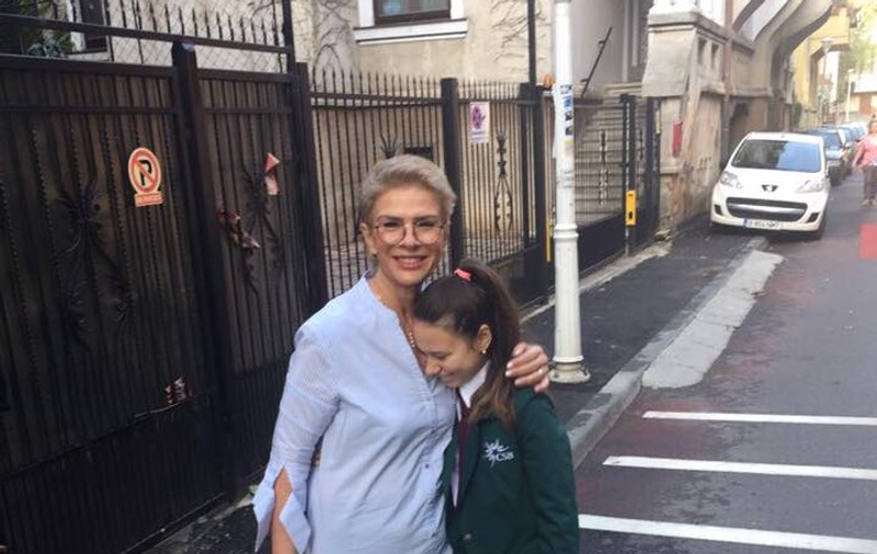 Cum i-a spus Teo Trandafir fiicei ei că este adoptată. S-a întâmplat de fața cu toată lumea