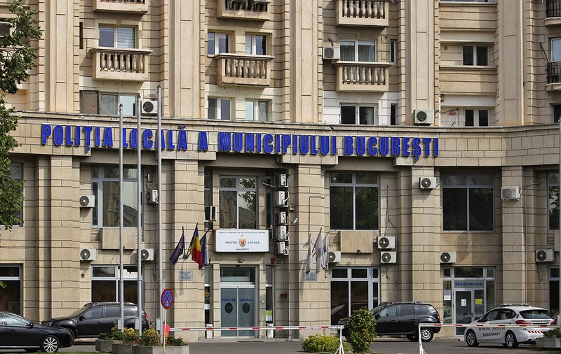 Percheziții DNA la Poliția Locală București și la Poliția Capitalei, într-un dosar privind achiziția de uniforme și echipamente