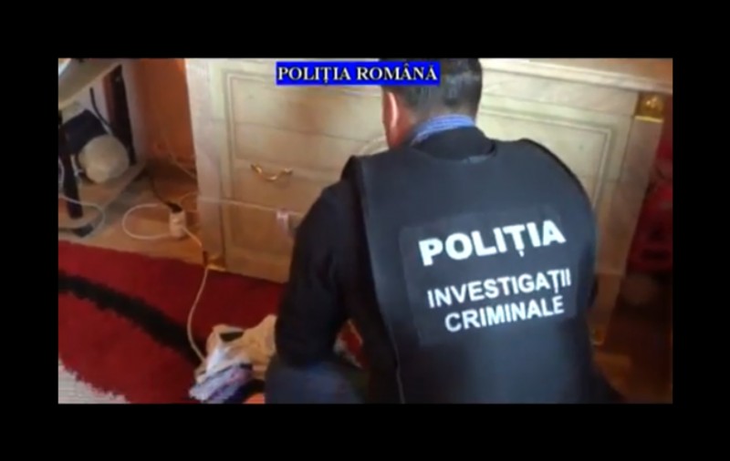 Doi tâlhari deosebit de periculoși din Câmpina au fost arestați în această dimineață. Polițiștii îl caută și pe al treilea membru al bandei. Cum acționau aceștia