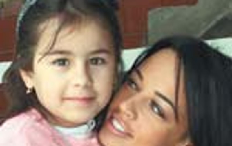 Andreea Raicu, 'mama' pentru o fetita dintr-un centru de ocrotire