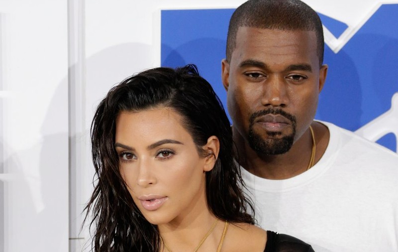 Kim Kardashian și Kanye West așteaptă cel de-al patrulea copil. Mama surogat a bebelușului lor intrat în travaliu