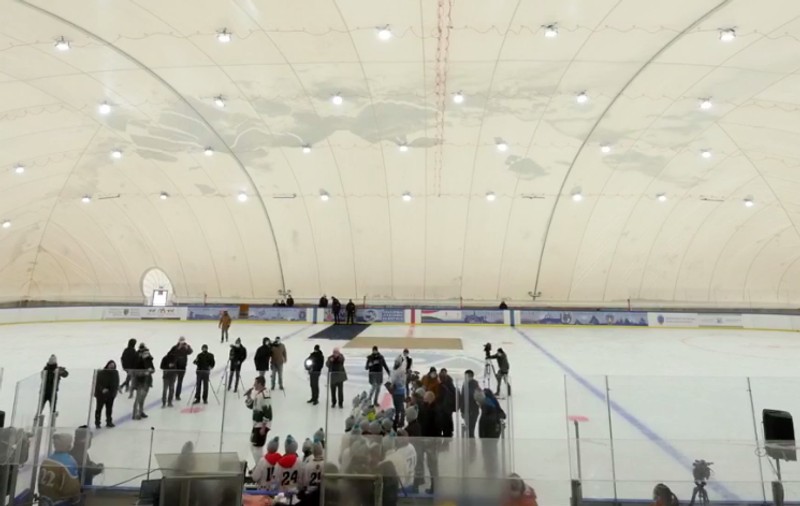 Patinoar de un milion de euro, finanțat de Guvernul Ungariei, în Mureș. Ce se întâmplă cu patinoarul de la București
