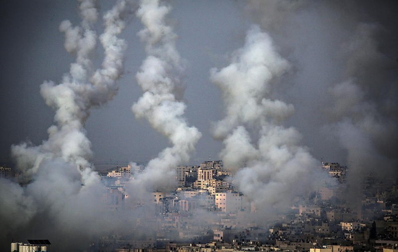 Israelul a fost atacat cu zeci de rachete lansate din Fâșia Gaza. Armata israeliană a ripostat