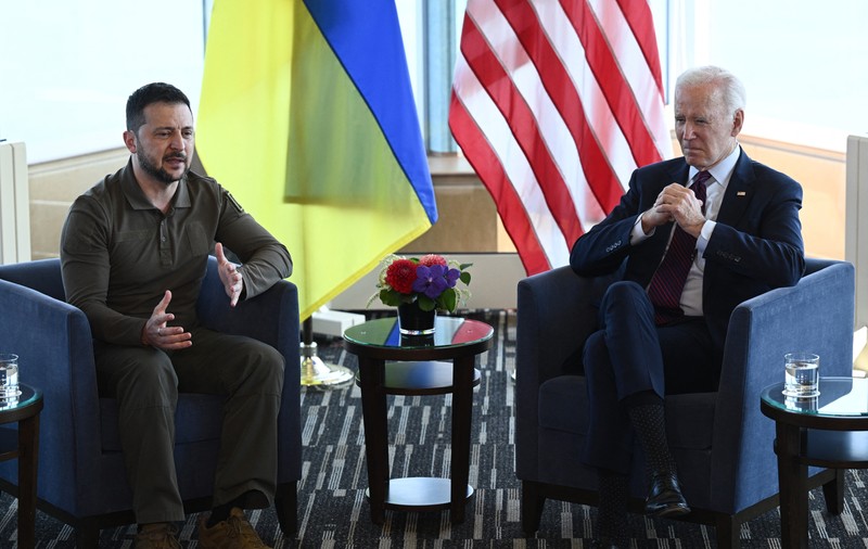 Volodimir Zelenski afirmă că Biden „ar fi putut pune capăt războiului din Ucraina în 5 minute”. Cu ce preț