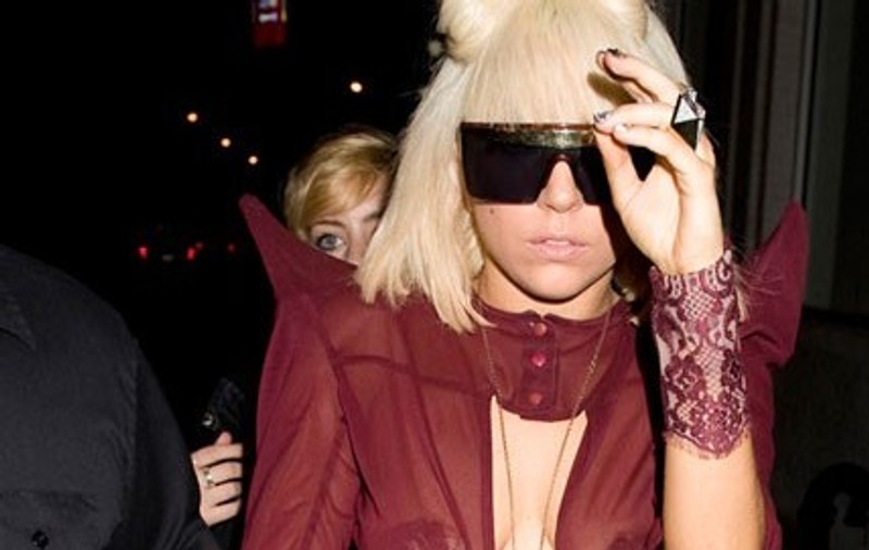 27% dintre cititorii noştri cred că Lady GaGa e nebună de legat!