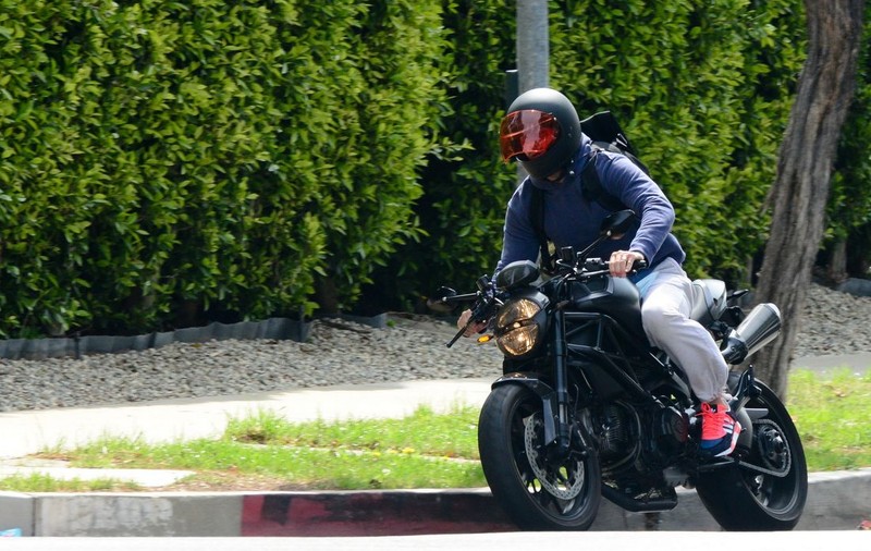 Beckham a iesit la plimbare cu "Bestia Neagră" | FOTO