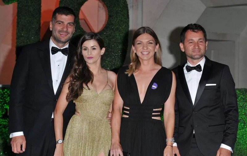 Simona Halep și iubitul său, Toni Iuruc, sărut pasional pe plajă la Mamaia