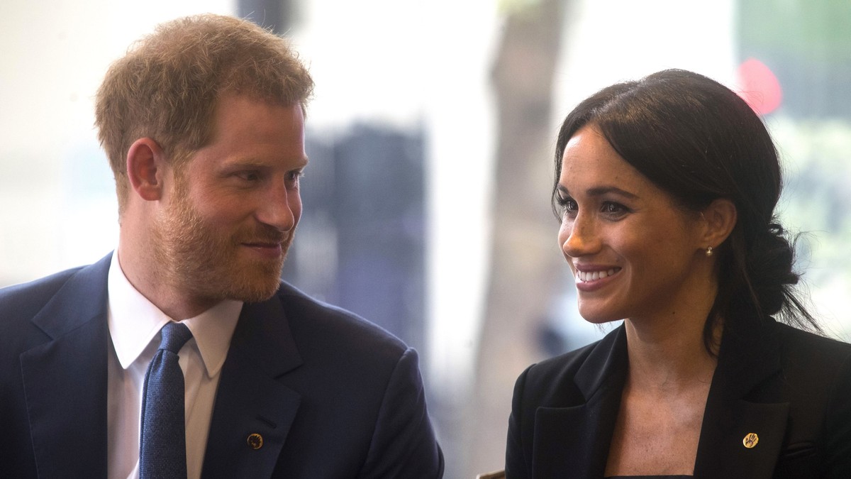 Avionul in care se aflau meghan si harry a fost lovit de un fulger