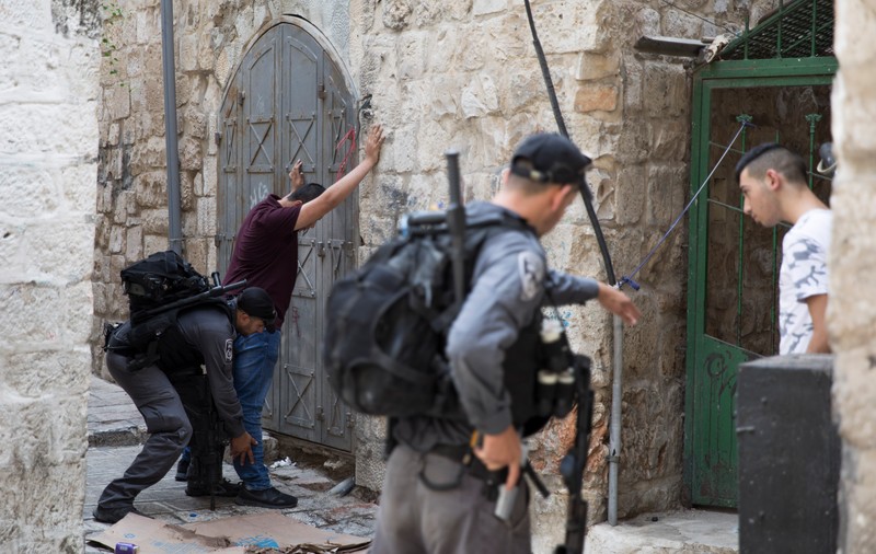 Israelul renunță la măsurile suplimentare de securitate de la Esplanada Moscheilor