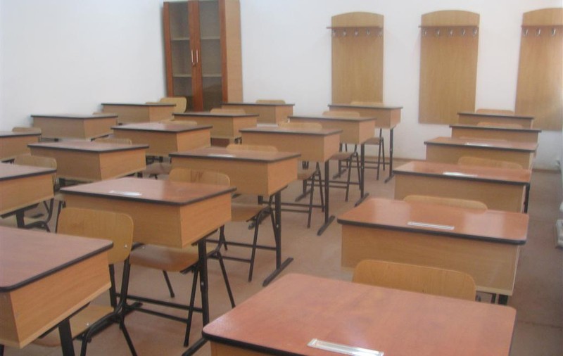 Un elev din Ploiești a ajuns la spital, după ce a fost lovit la ceafă de un profesor, după o glumă făcută la ora de curs