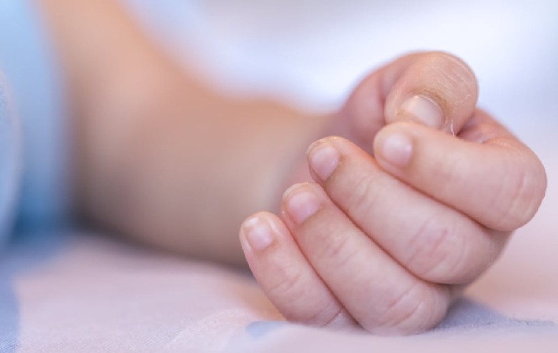 Copil de 9 ani salvat dintr-o dubă, unde a fost ținut prizonier din 2024 de tatăl său, în Franța. Băiatul nu mai făcuse duș de aproape doi ani