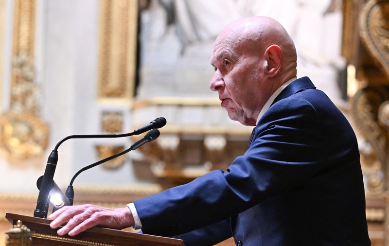 Discursul unui reputat politician francez care a impresionat peste Ocean: „Trump este Nero în timp ce Washingtonul arde”