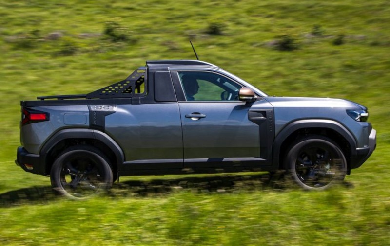 Dacia Duster Pick-up testată: benă de 1,65 de metri și 430 kg sarcină. Noul „Papuc” e mai practic și elegant