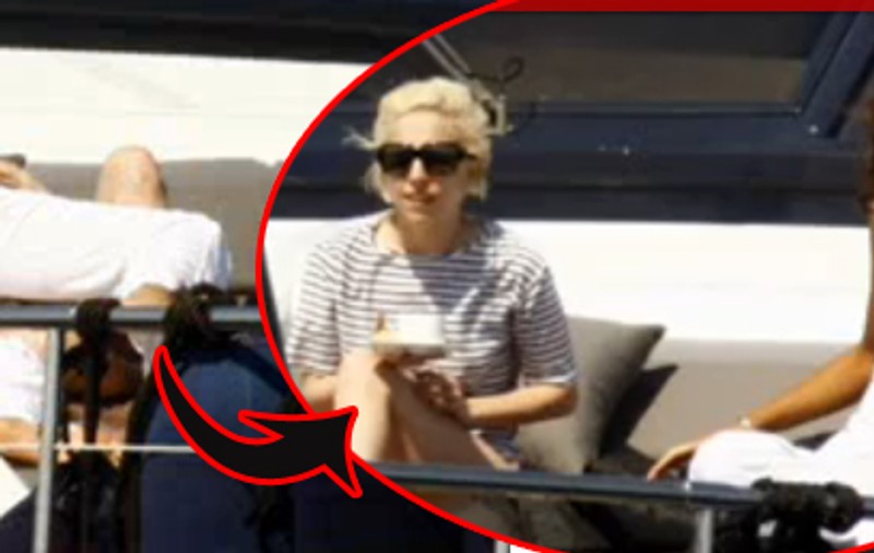 Foto | Lady GaGa se iubeşte cu o negresă?