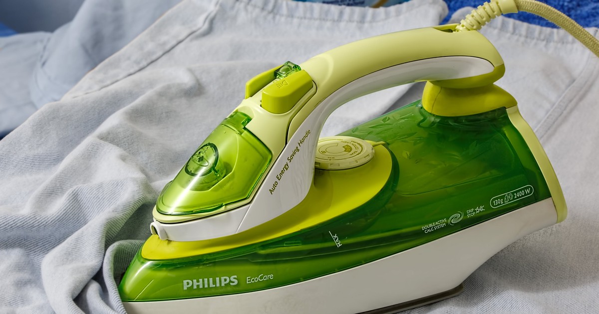 Philips vrea să vândă divizia de electrocasnice. Fier de călcat Philips verde
