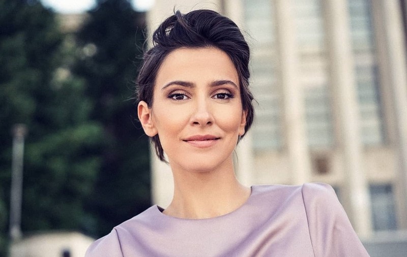 Dana Rogoz, din nou departe de soțul și băiețelul ei. Ce se întâmplă în familia actriței. „Vlad a plâns în aeroport”