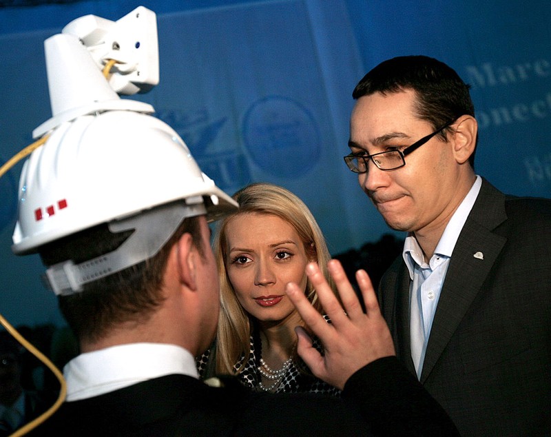 Victor Ponta a vorbit despre presupusul divorț de Daciana Sârbu: „Am avut prea mult de suferit”