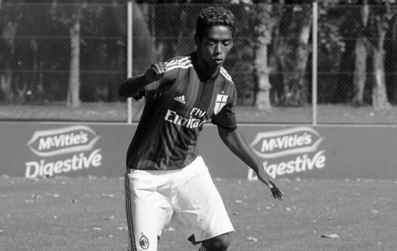 Un fost fotbalist de la AC Milan s-a sinucis din cauza rasismului. „Simt privirile dezgustate și pline de prejudecăți”