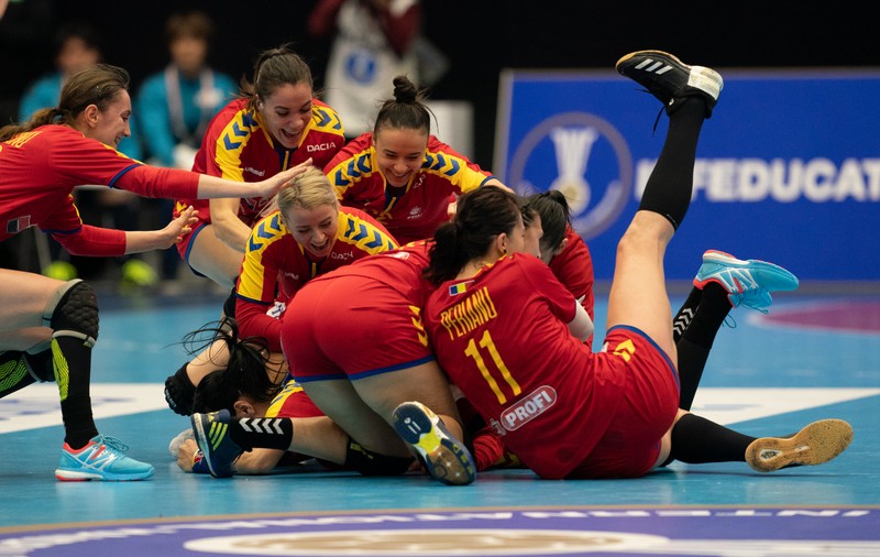 Explozia de bucurie a handbalistelor, după victoria de poveste a României cu Ungaria, de la CM de handbal feminin