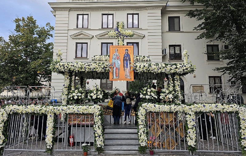 Sfânta Parascheva la Iași. Timp de așteptare de până la 20 de ore și coadă de trei kilometri, potrivit organizatorilor