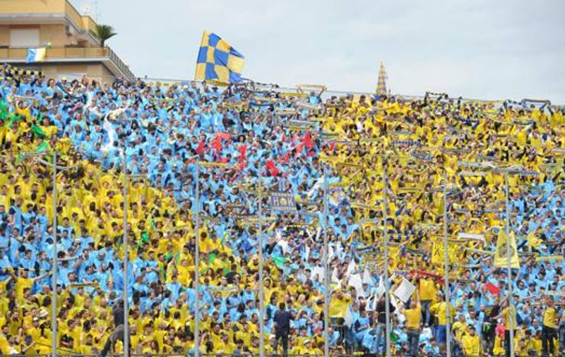 Serie A, de nerecunoscut: după Carpi, și Frosinone a promovat! Și ce imn are! VIDEO