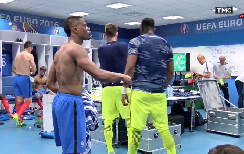 Ce lider! Francezul Patrice Evra a ținut un discurs motivațional de excepție înaintea meciului cu Germania de la Euro 2016 | VIDEO