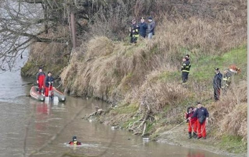 Crimă oribilă în Italia! Un român şi-a ucis mama şi sora de 12 ani