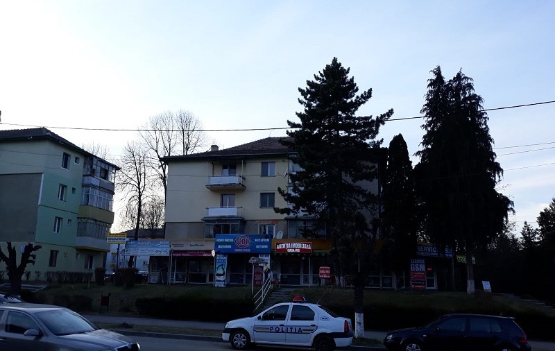 O femeie și-a omorât concubinul și i-a ascuns cadavrul pe balcon, cu cei patru copii ai săi în casă
