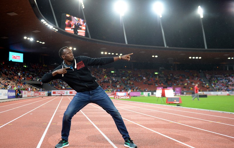 Usain Bolt dă note bebelușilor / GALERIE FOTO