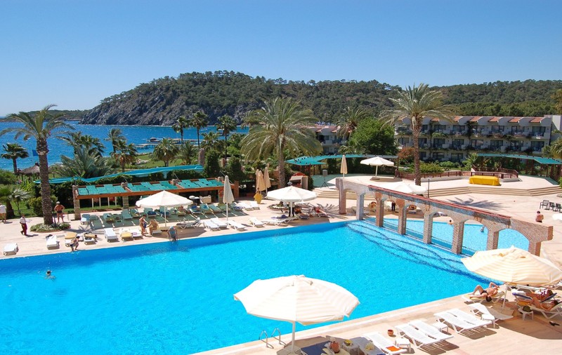 Un hotel din Antalya care n-a lăsat doi bărbați să stea în aceeași cameră a primit o amendă-record