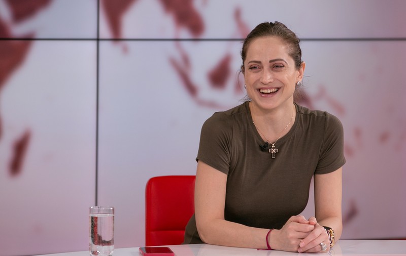 Irina, fiica lui Dem Rădulescu, a acceptat imediat propunerea de a filma goală, fiind o scenă esențială în pelicula „Urma”.  A tras trei duble pentru scena nud!