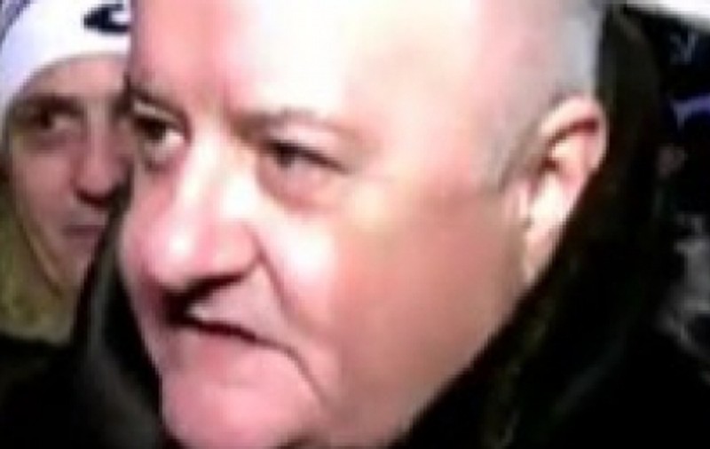 Irinel, huiduit şi îmbrâncit în Piaţa Universităţii