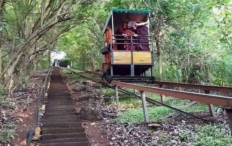 Un călugăr budist român a murit într-o telecabină prăbușită pe un munte la o mânăstire din Sri Lanka