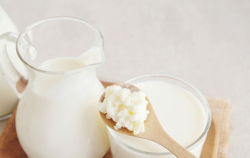 Cum faci kefir acasă și care sunt beneficiile acestuia