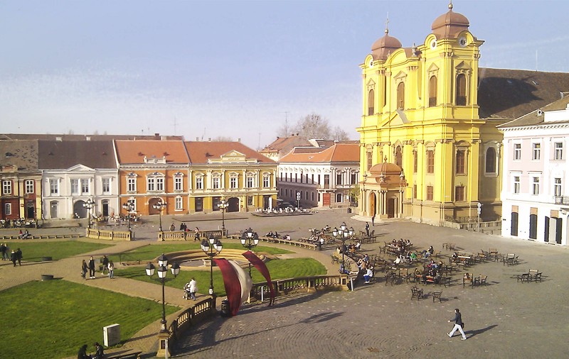 Cel mai mare sandviș din România se face în Piața Unirii din Timișoara. Va avea 101 metri lungime
