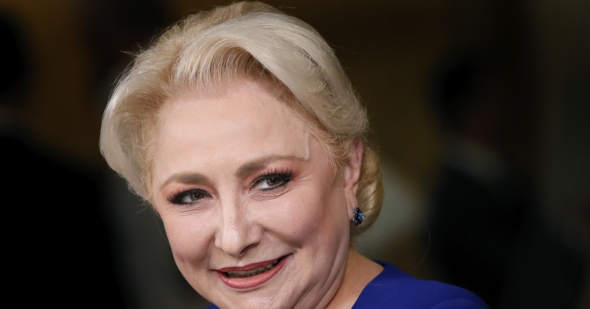 Viorca Dăncilă: "Nu cred că dl. Iohannis a purtat cască în ureche"