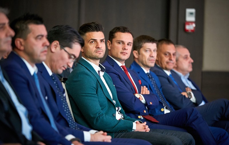 Ce tip de antrenor e Florin Bratu? ”Seamănă cu Contra, e cu «haida, hai», altceva nu știe!”. A fost acuzat de ”nepotisme”. El l-a băgat pe Borcea după gratii