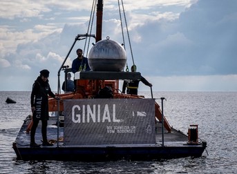 Imagini din 2021, când bila a fost scoasă din lac, după maturare. Foto: Ginial